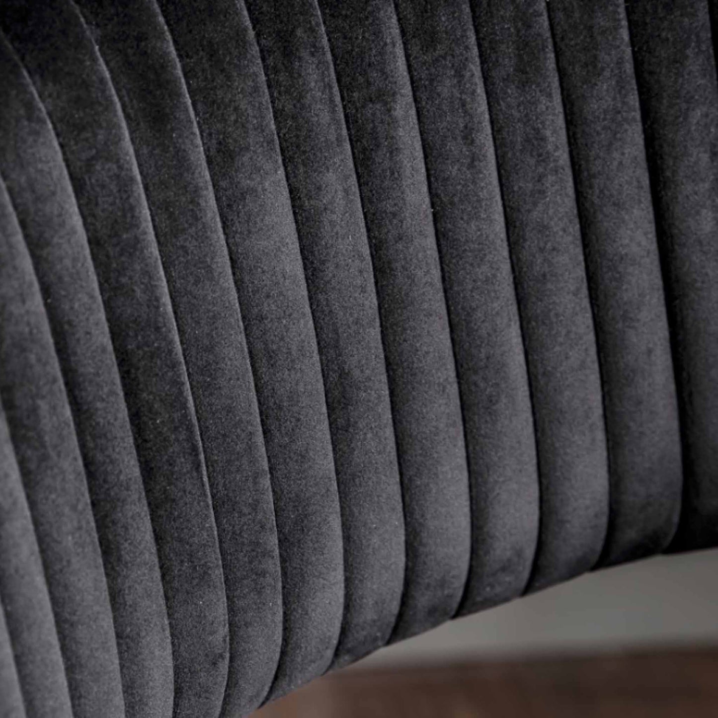 Murri Swivel Chair Black Velvet