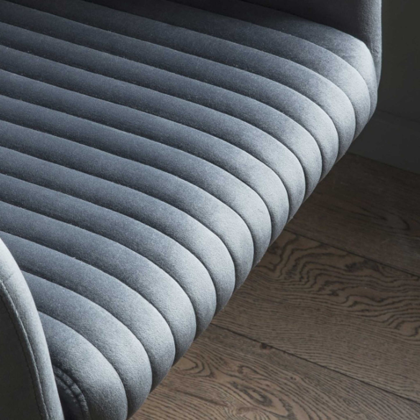 Murri Swivel Chair Grey Velvet