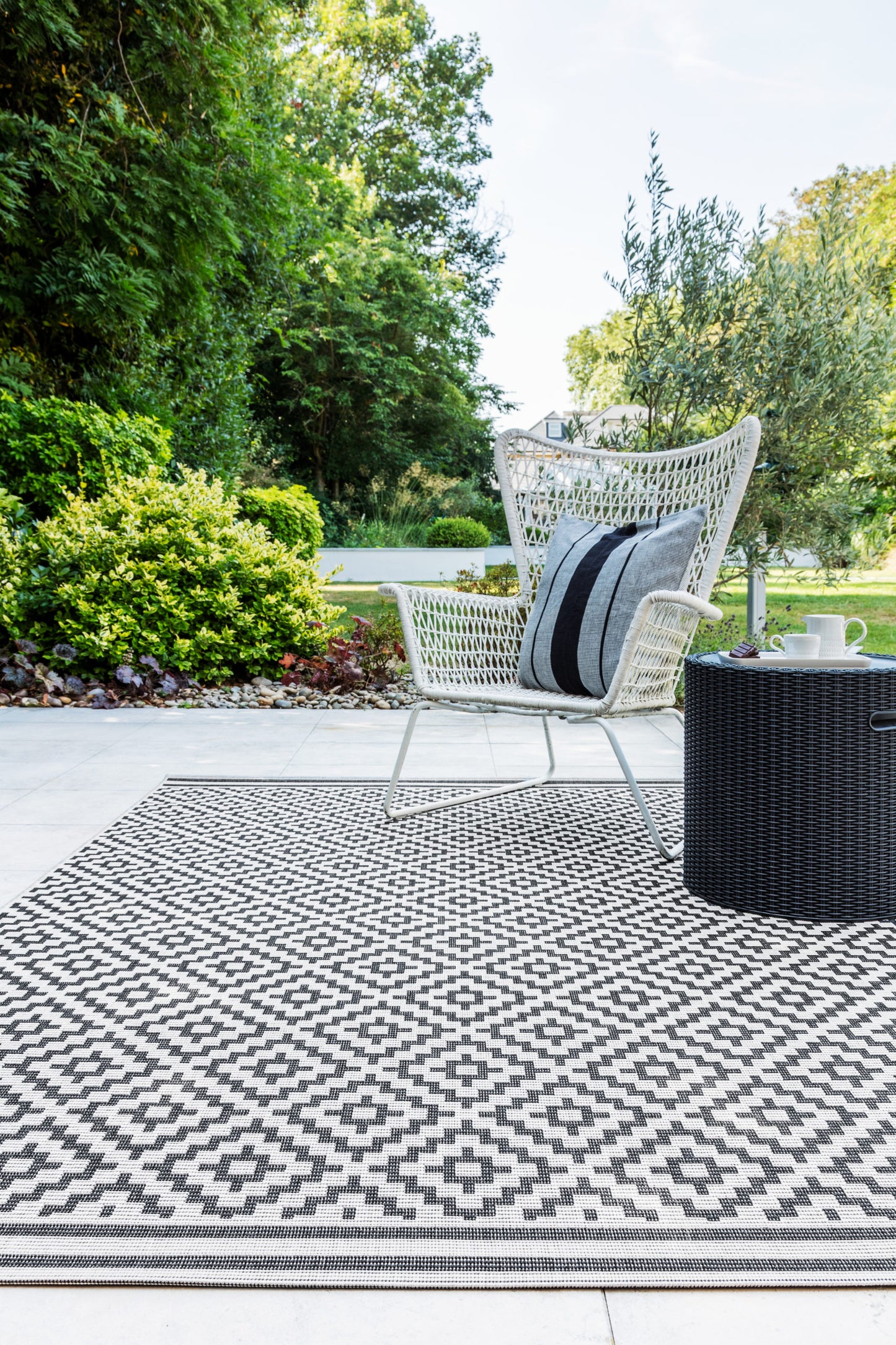 Grey Square Design Patio Rug