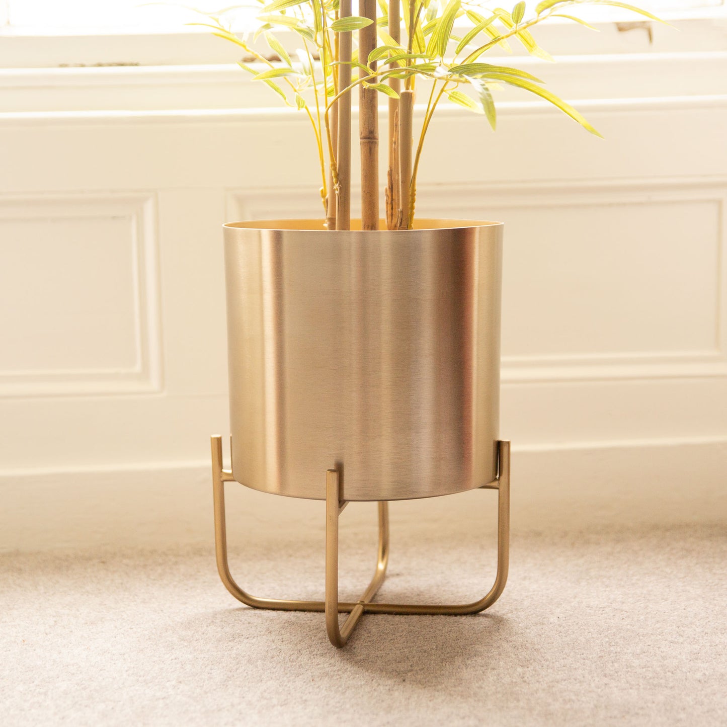 Gold Planter on stand 33cm