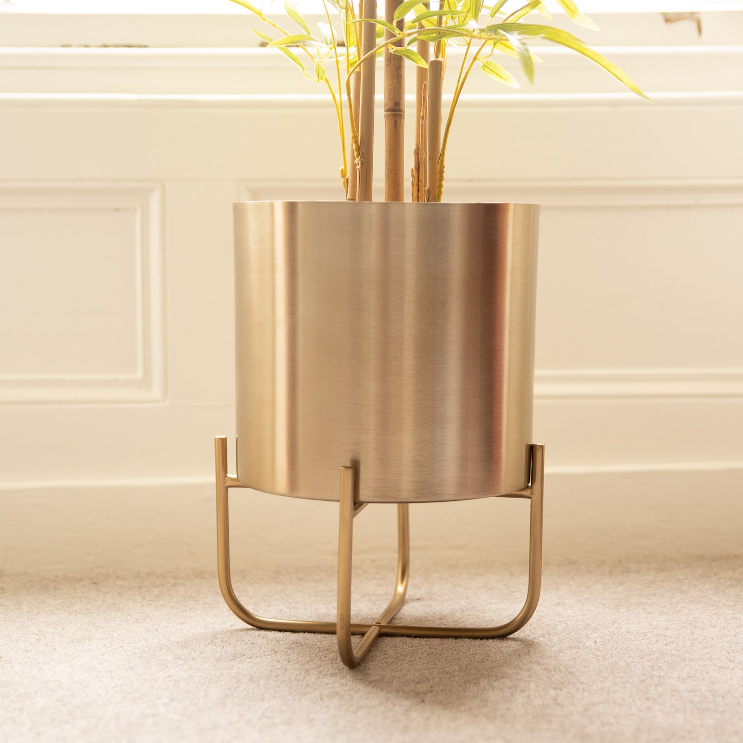 Gold Planter on stand 33cm