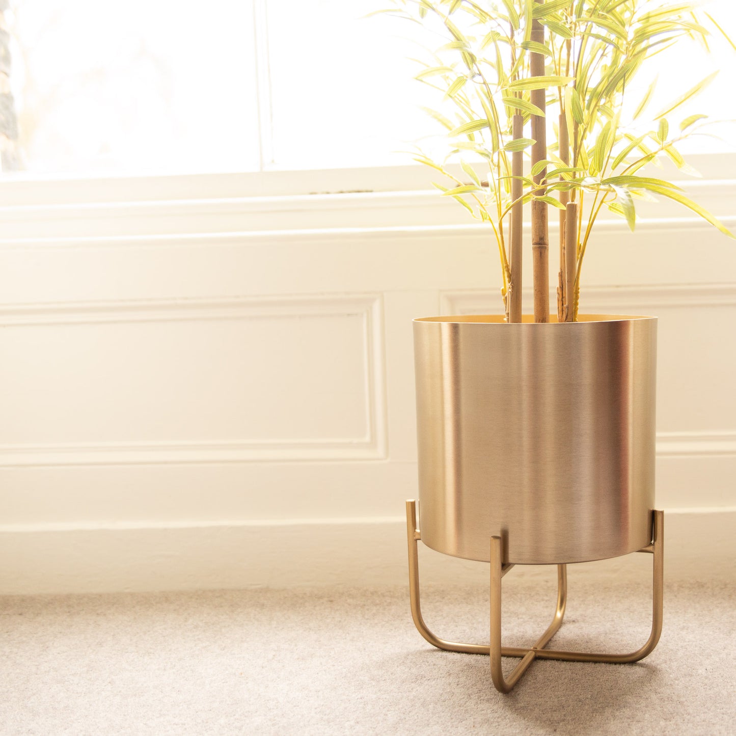Gold Planter on stand 33cm